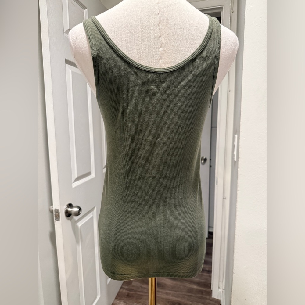 Old Navy Sage Green Women's Tank Top - Picture 2 of 3